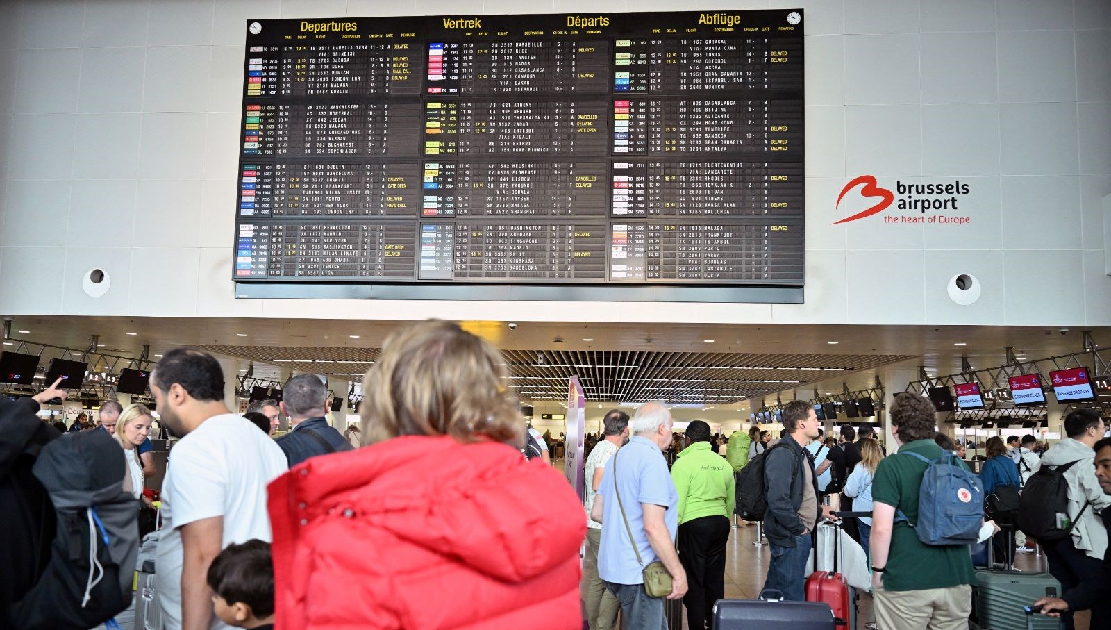 avrupa havalimanlarinda siber kaos bruksel berlin heathrowdaiptaller yasandi SWn7BL7w