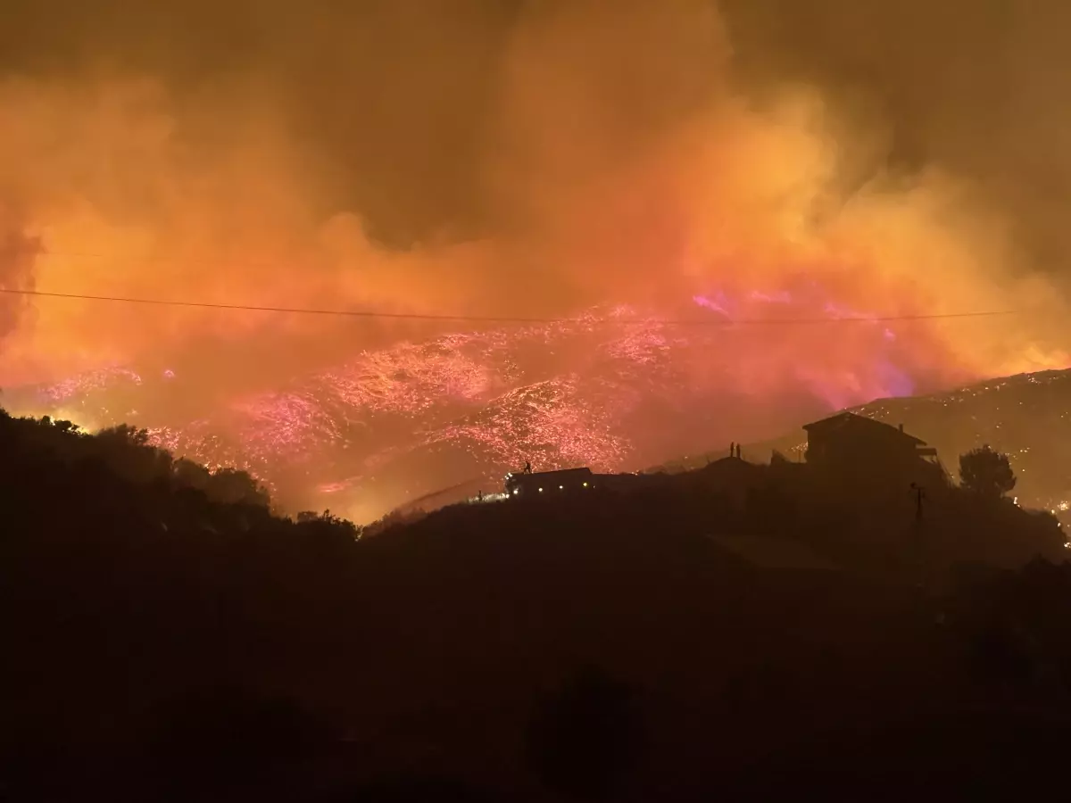 orman yangini iki mahalleyi tehdit ediyor GZAIUJLg