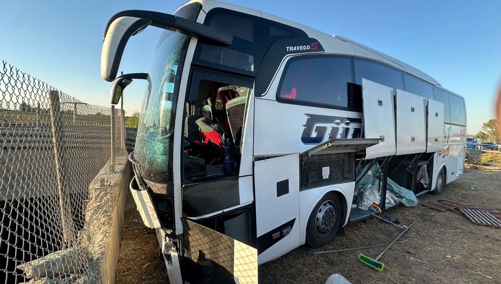 tag otoyolunda kaza 4 yarali nnwHwngi