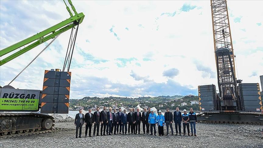 bakan uraloglu iyidere lojistik limaninda incelemede bulundu 4y8CwfRW