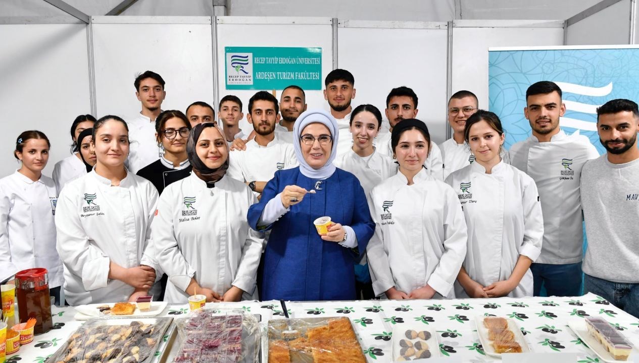 emine erdogan 5 rize gastronomi gunleri etkinliklerine katildi lqKCbmVF
