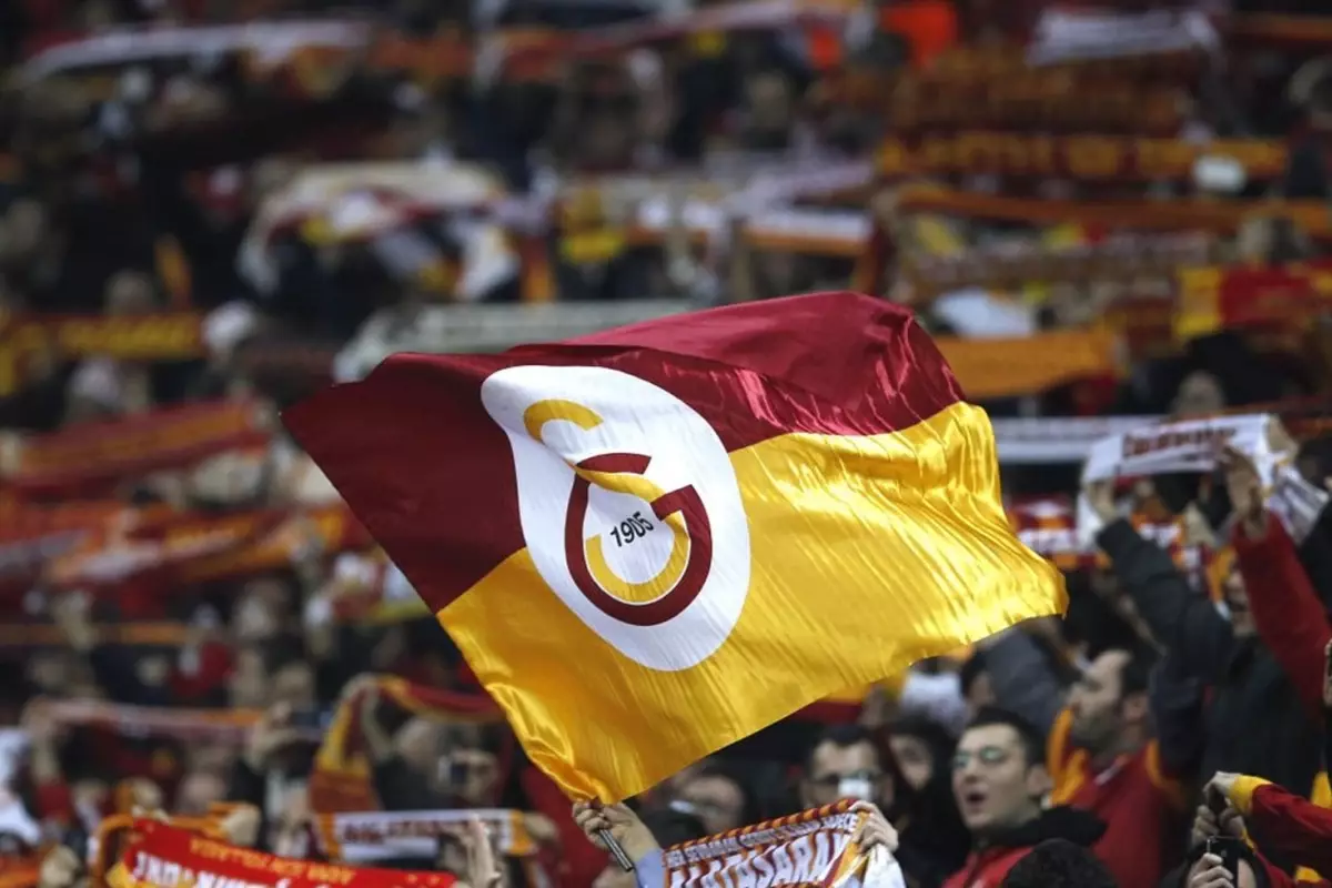 kasa agzina kadar doldu galatasaray bir mactan cuvalla para kazandi 6YykeZuD