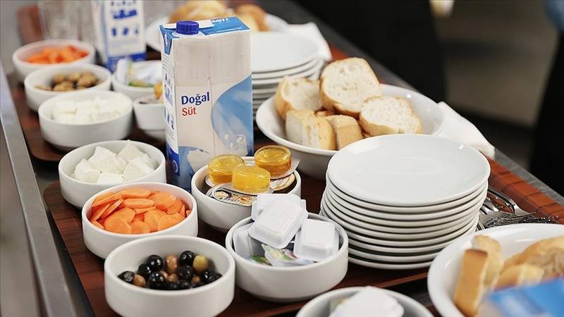 saglik bakani memisoglu rizede ozel okulda ogrencilere saglikli beslenme cagrisi yapti 9fsFKqtp.jpg