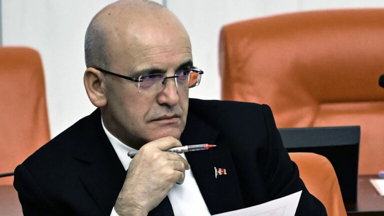 mehmet-simsek-enflasyonda-atacagi-adimlari-acikladi-rr44fcdM